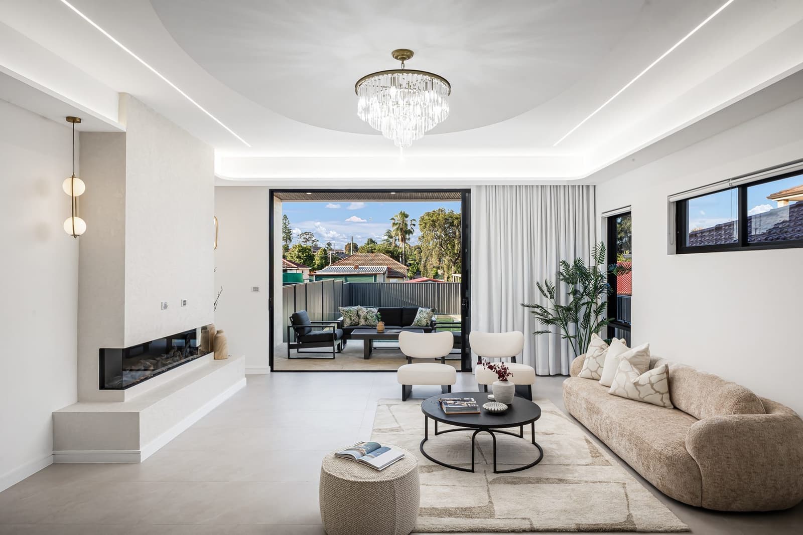 Dual occupancy build on a 300–600m² (new release) site in Box Hill
